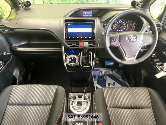 Toyota VOXY 2019-04 321648-1