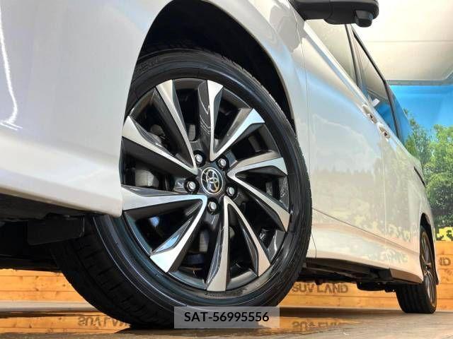 Toyota VOXY 2022-10 346582-14