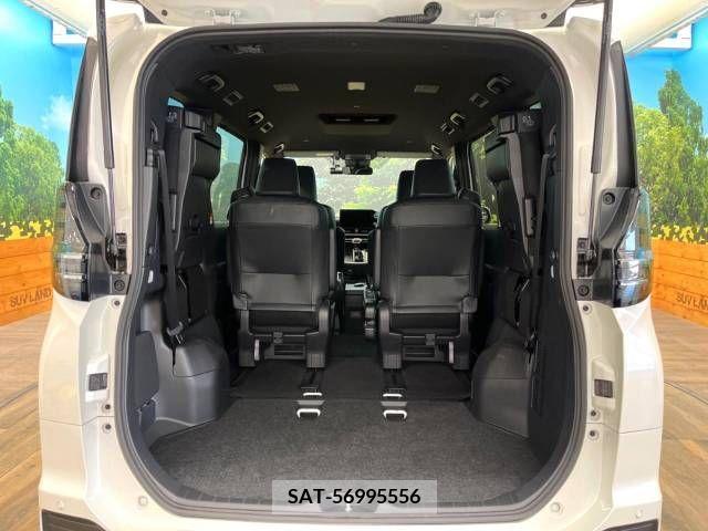 Toyota VOXY 2022-10 346582-11