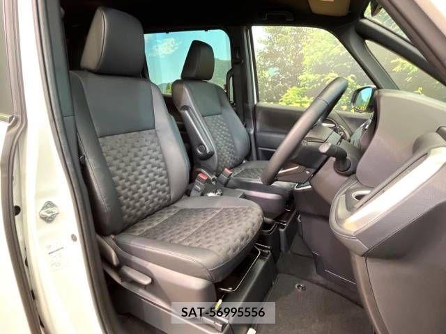 Toyota VOXY 2022-10 346582-8