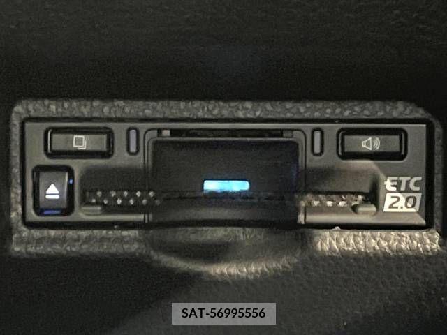 Toyota VOXY 2022-10 346582-6