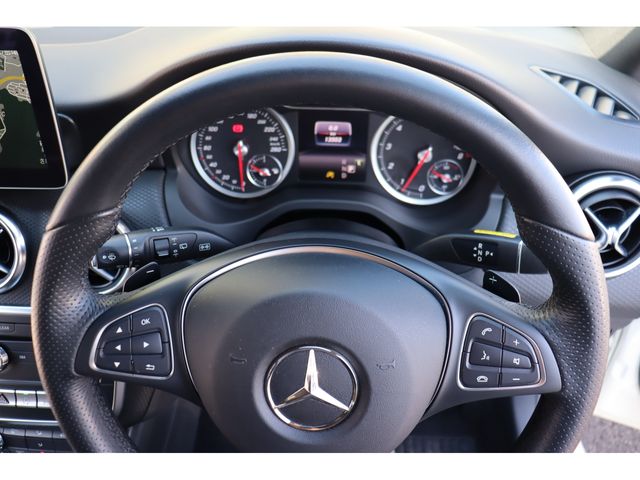 Mercedes Benz A-CLASS 2018-01 17602-13