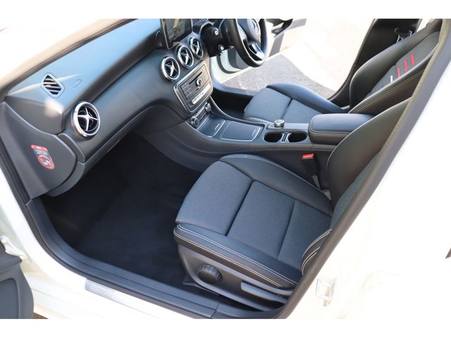 Mercedes Benz A-CLASS 2018-01 17602-5