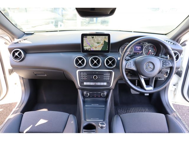 Mercedes Benz A-CLASS 2018-01 17602-4