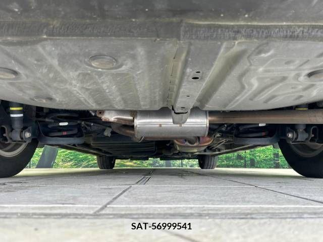 Toyota VOXY 2015-07 288922-19