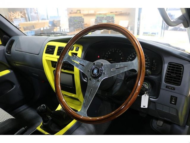 Toyota HILUX SURF 1996-01 5813-12