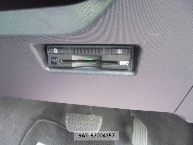 Toyota AQUA 2016-05 356289-12