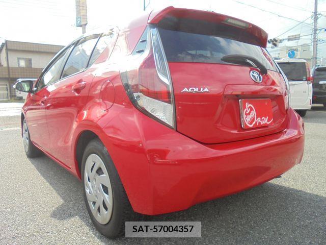 Toyota AQUA 2016-05 356289-2