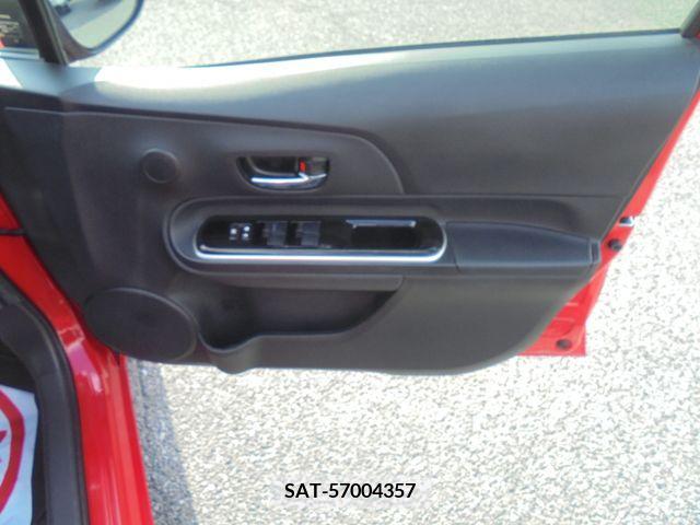 Toyota AQUA 2016-05 356289-14