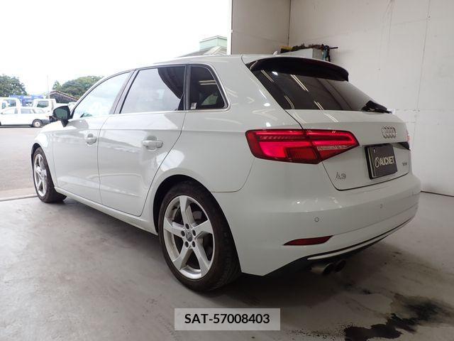 Audi A3 2018-02 389411-2