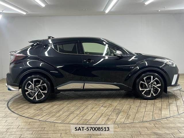 Toyota C-HR 2017-03 264145-13