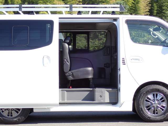 Nissan NV350 Caravan 2017-08 19312-5