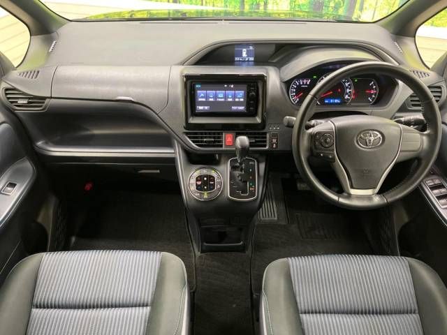 Toyota VOXY 2016-01 28983-1