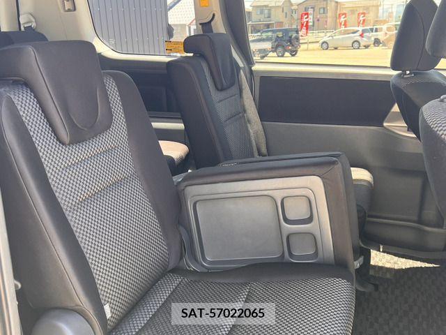 Toyota NOAH 2007-07 321382-12