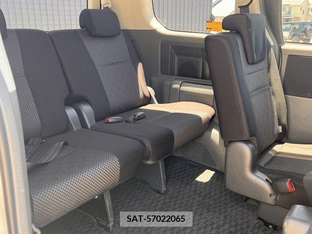 Toyota NOAH 2007-07 321382-10