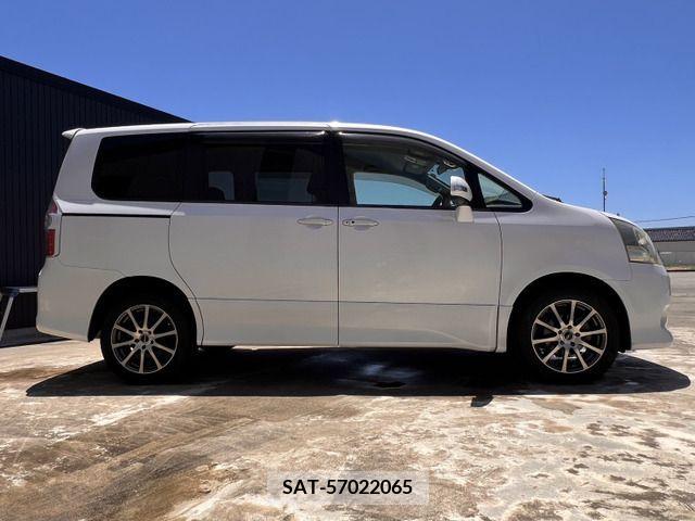 Toyota NOAH 2007-07 321382-4