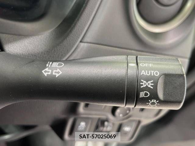 Nissan NOTE 2017-05 305382-7