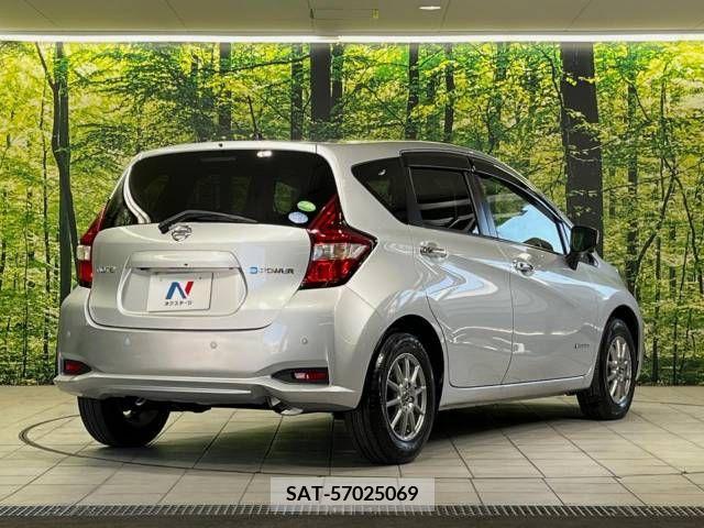 Nissan NOTE 2017-05 305382-17
