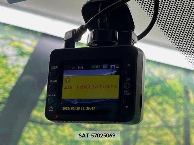 Nissan NOTE 2017-05 305382-3
