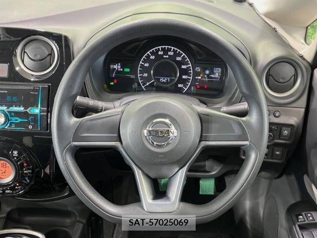 Nissan NOTE 2017-05 305382-11