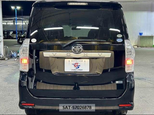 Toyota VOXY 2011-02 210364-18