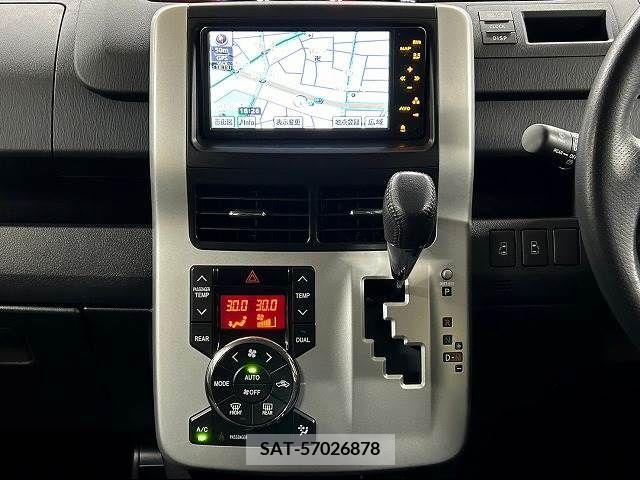 Toyota VOXY 2011-02 210364-11