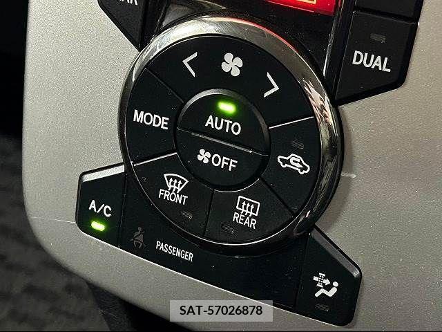 Toyota VOXY 2011-02 210364-14