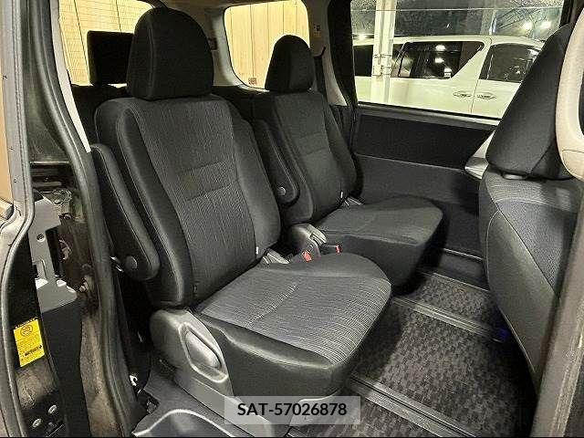 Toyota VOXY 2011-02 210364-8
