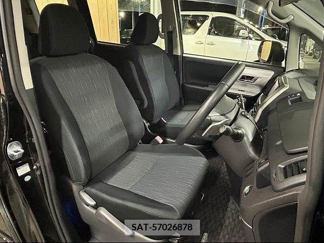 Toyota VOXY 2011-02 210364-7