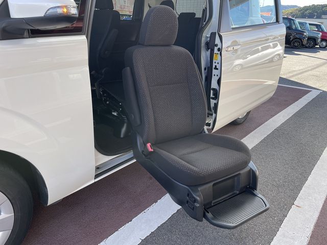 Toyota PORTE 2012-12 21070-2