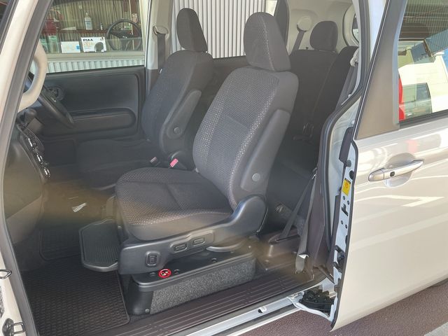 Toyota PORTE 2012-12 21070-8