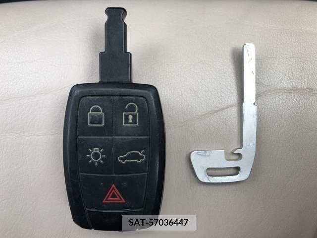 Volvo C70 2010-10 370189-29
