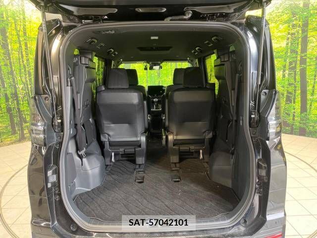 Toyota VOXY 2022-12 313568-11