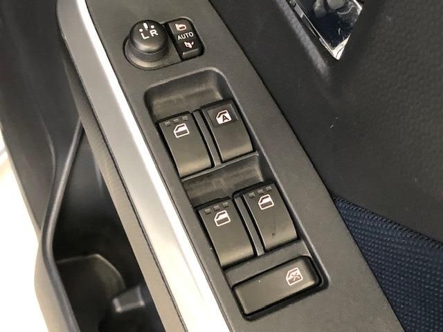 Toyota ROOMY 2022-03 19922-17