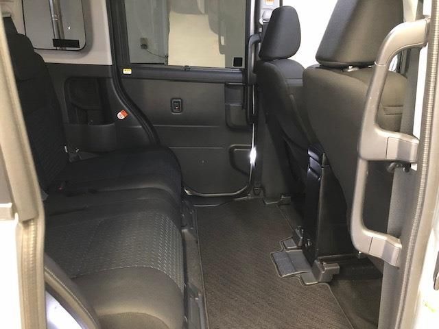 Toyota ROOMY 2022-03 19922-22