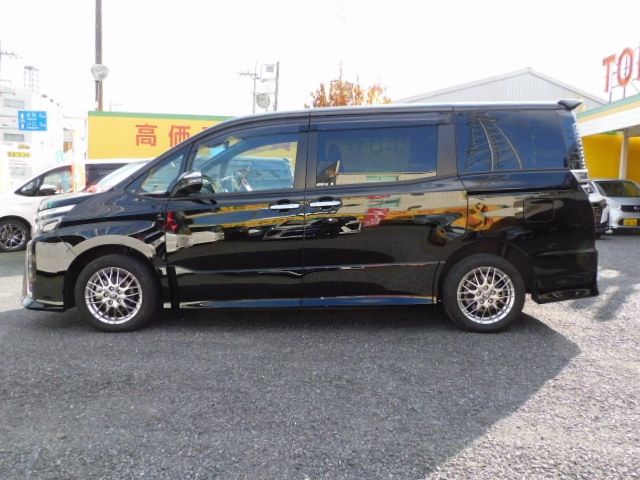 Toyota VOXY HYBRID 2020-12 194504-18