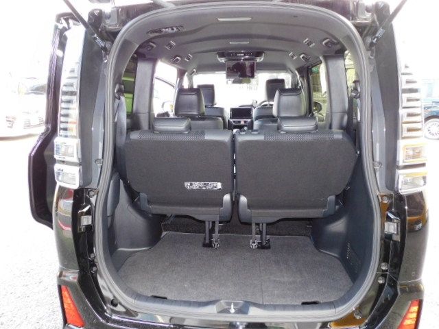 Toyota VOXY HYBRID 2020-12 194504-3