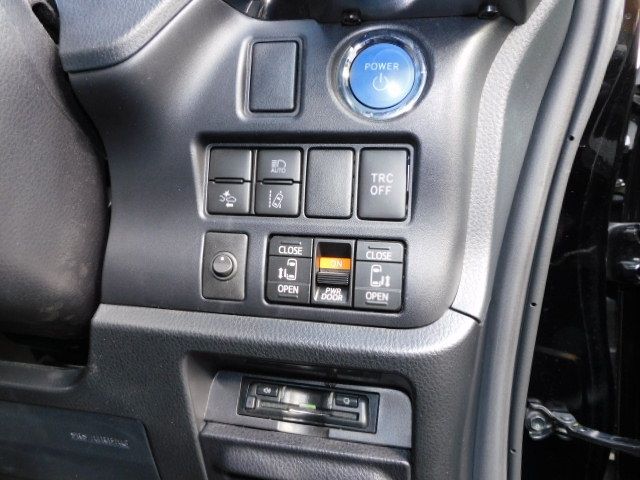 Toyota VOXY HYBRID 2020-12 194504-15