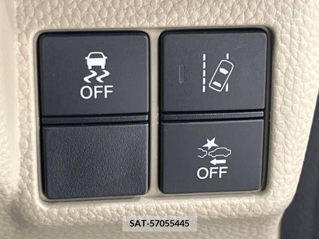 Honda N BOX 2018-05 207745-2