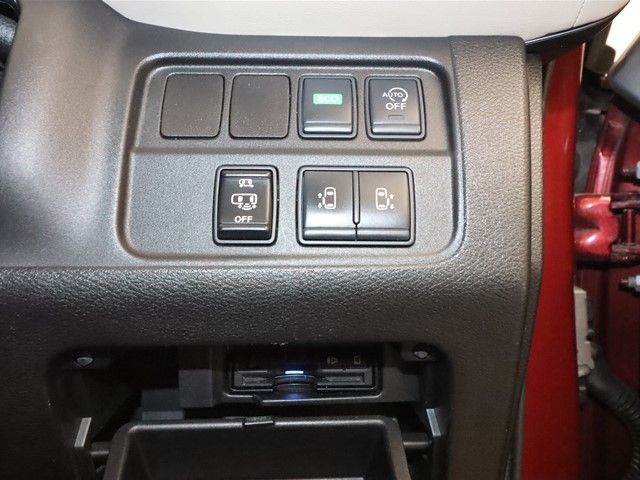 Nissan SERENA 2016-09 181012-11