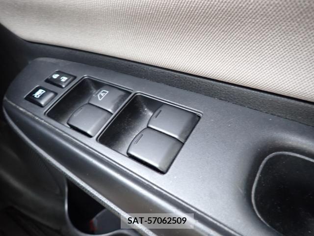 Nissan NOTE 2019-02 325474-7
