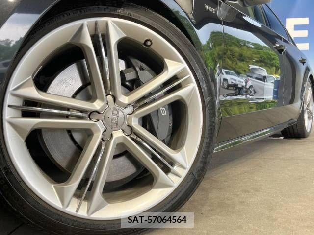 Audi S8 2013-05 293113-14