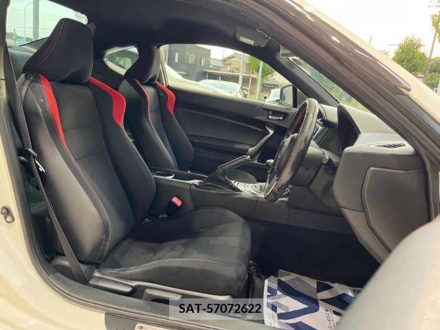 Toyota 86 2012-04 388917-5