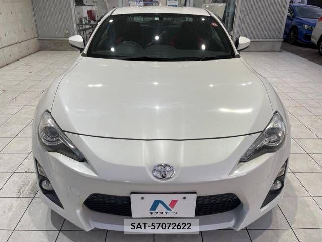 Toyota 86 2012-04 388917-18