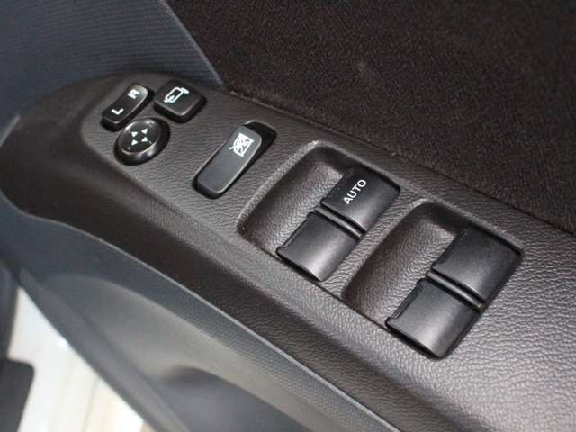 Mitsubishi DELICA D2 2012-08 15363-16