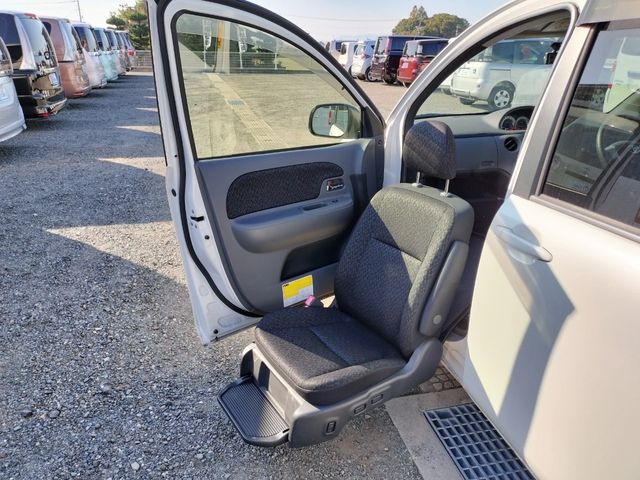Toyota SIENTA 2013-10 28394-6