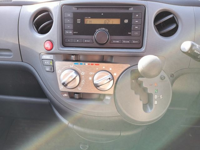 Toyota SIENTA 2013-10 28394-21