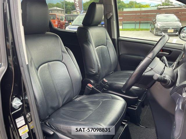 Toyota VOXY 2015-05 289139-9