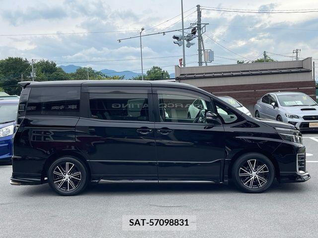 Toyota VOXY 2015-05 289139-3
