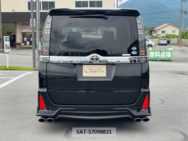 Toyota VOXY 2015-05 289139-5